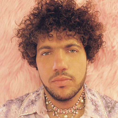 how tall is Benny Blanco in casual outfit