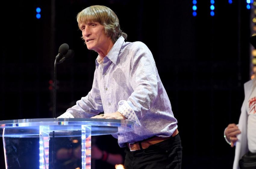 alt="Kevin Von Erich wrestling barefoot during a WCCW match"